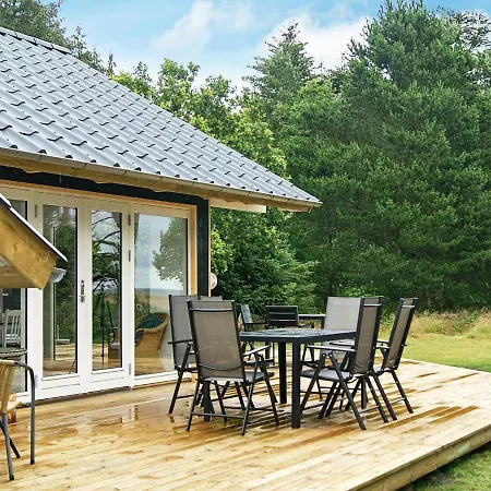 Seaside Retreat - By Traum